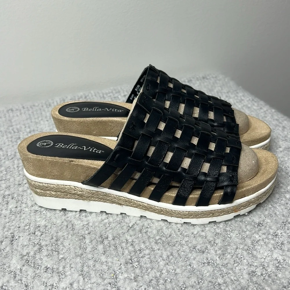 Bella Vita Oaklynn Wedge Sandals EUC‎ LIKE NEW!